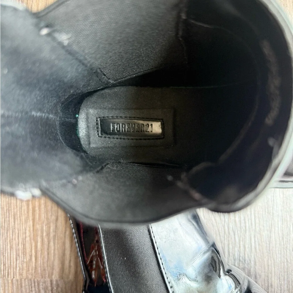 Forever 21 Black Patent Chelsea Boots Platform Chunky Lug Sole Y2kStreetwearGoth